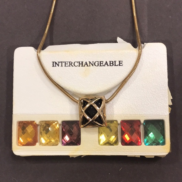 Jewelry - ✅CLEARANCE- Vintage Gold-Tone Pendant Necklace with Multi-Color Stones